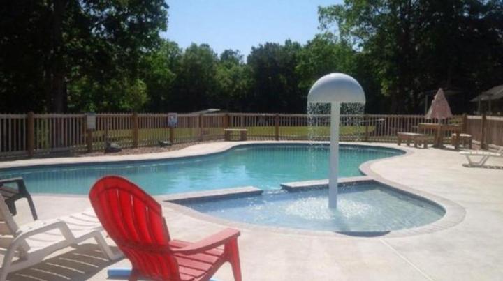 Whispering Creek Lodging & Rv Resort Newton Εξωτερικό φωτογραφία
