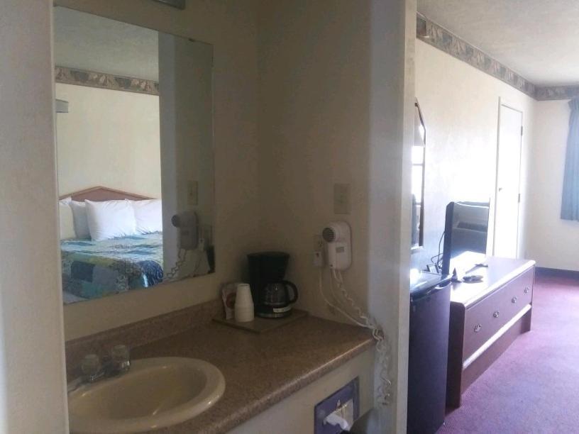 Whispering Creek Lodging & Rv Resort Newton Εξωτερικό φωτογραφία
